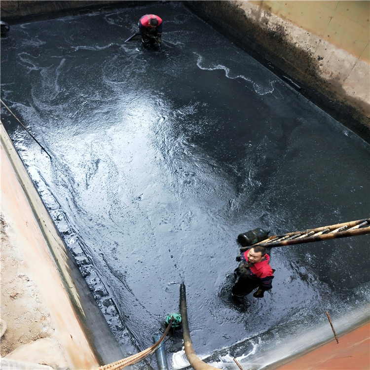 红岗废水池清理