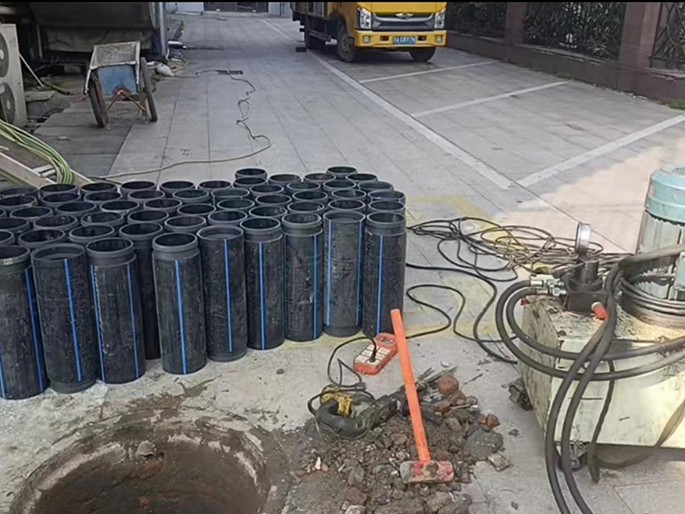 红岗PE置换管厂家 DN315置换管 非开挖管短管置换